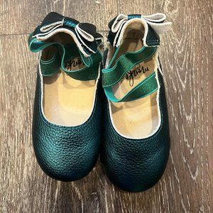 Girls Green Monkey Feet Shoes 18-24 Months